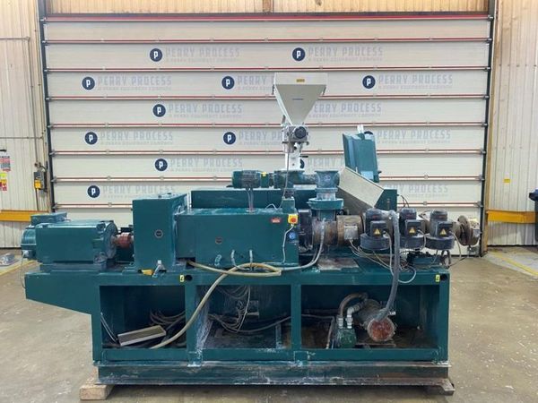 55 mm Battenfeld-Cincinnati model CM55 counter rotating twin screw extruder